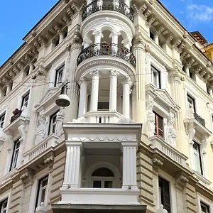 *** Otel Le Petit İtalya