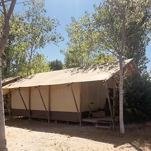 https://glamping-tent-with-private-bath-tuscany-next-to-sea.it-tuscanyhotel.com